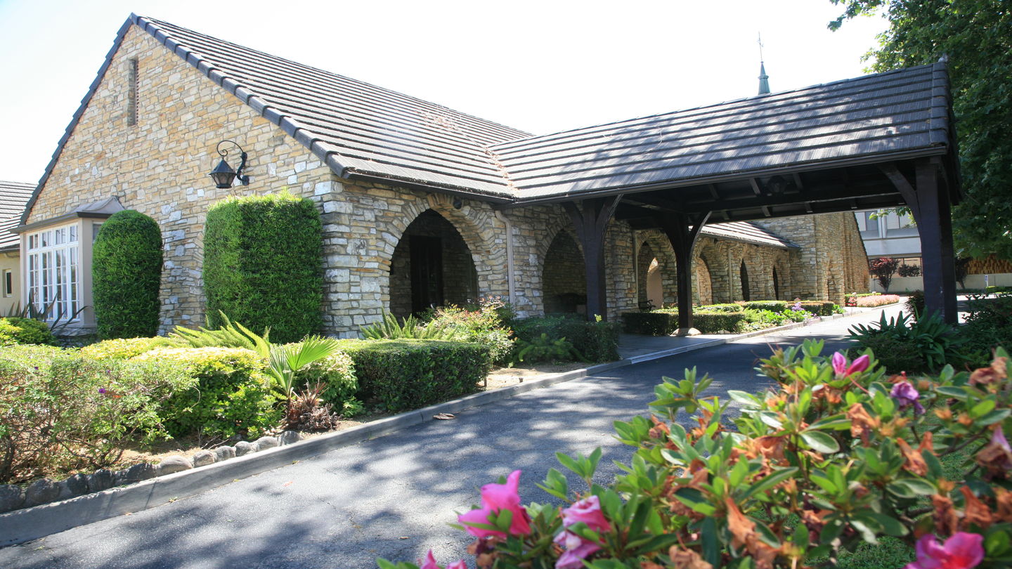 Meeting the needs of every family, the charming stone building that is Rose Hills Alhambra was built in the 1940s and renovated under the guidance of an acclaimed feng shui master. 
