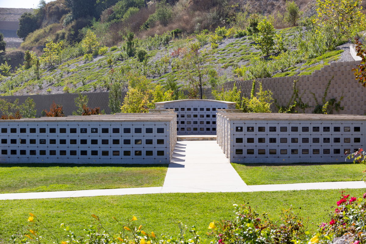 Golden Oak Imperial Gardens - Rose Hills Featured Property